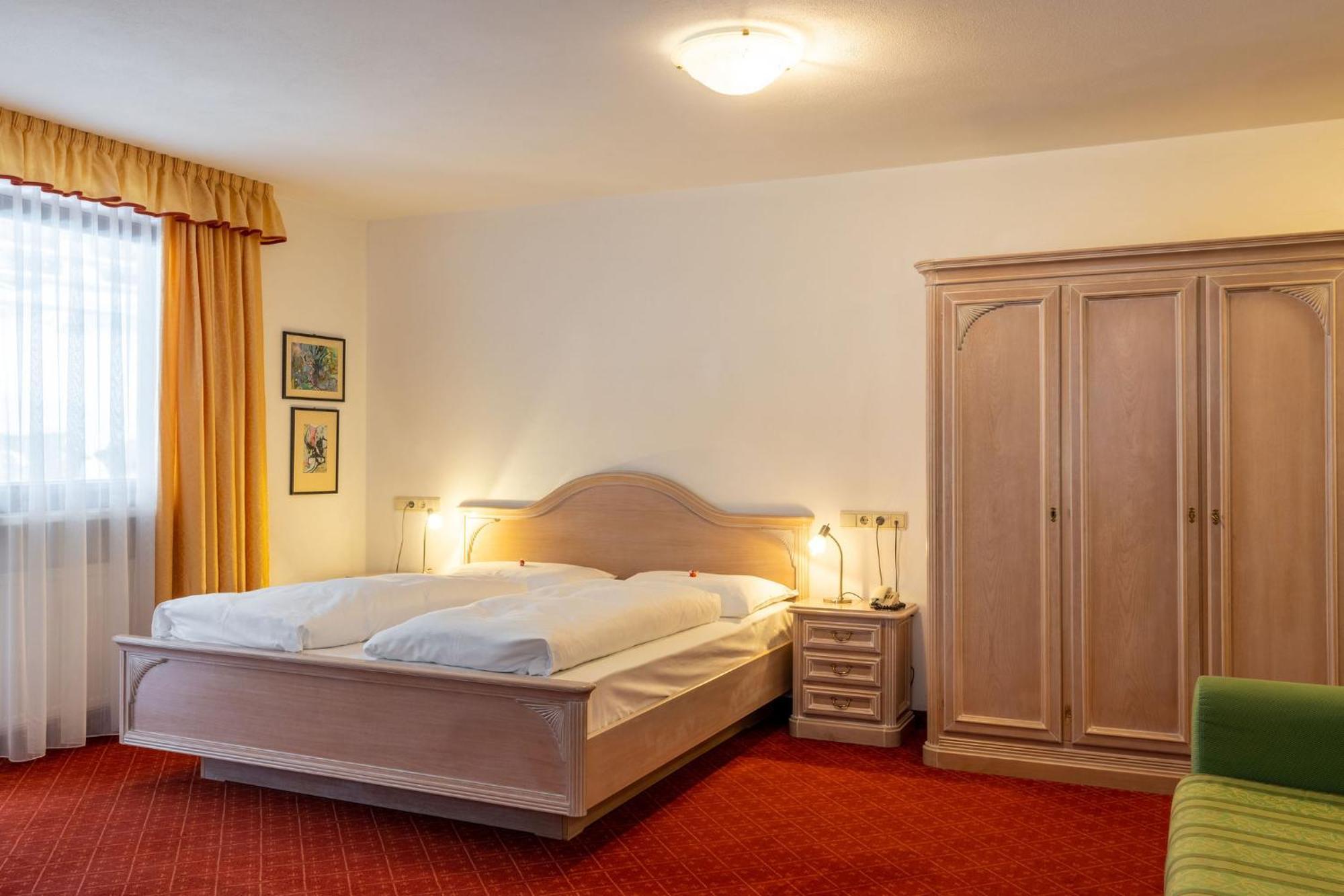 Hotel Schopfenhof San Candido Luaran gambar
