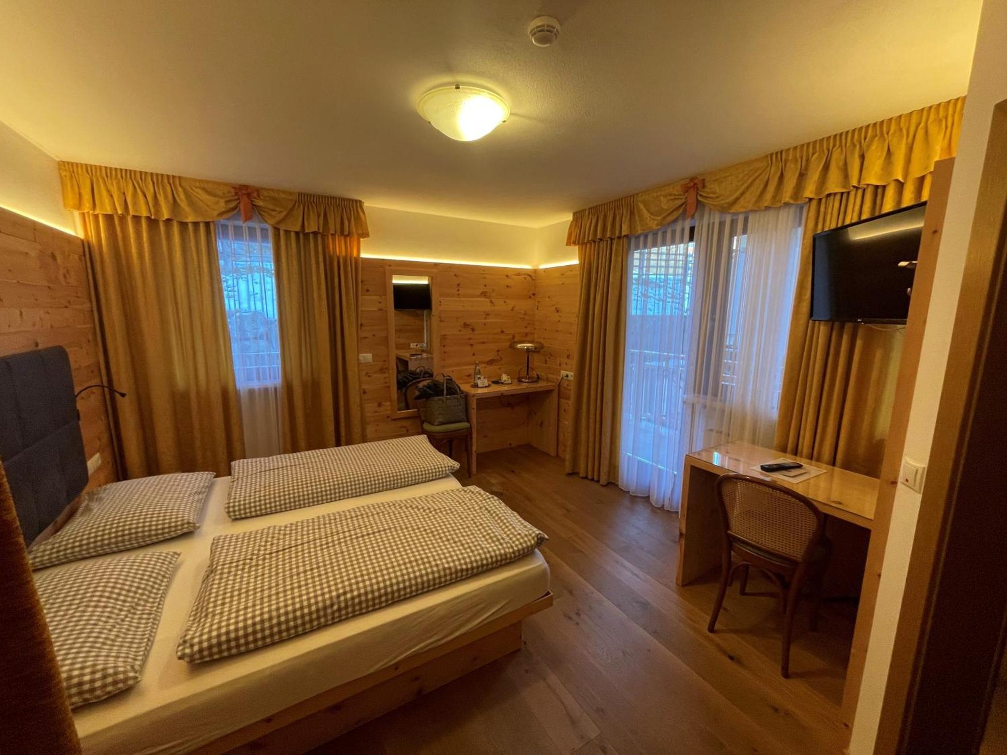 Hotel Schopfenhof San Candido Luaran gambar